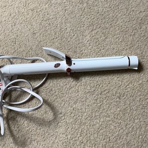 T3 curling iron